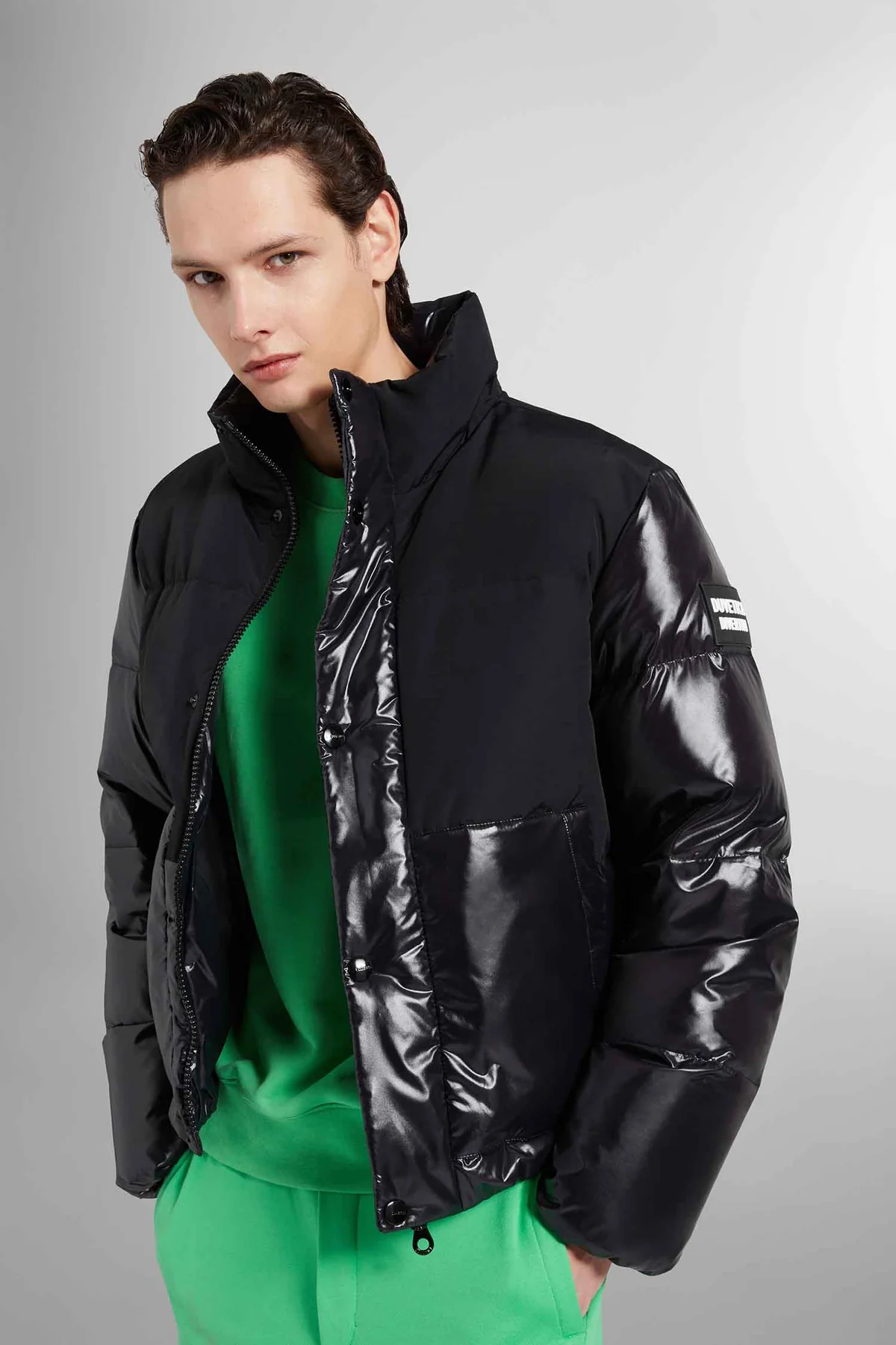 222-VUDJ07626K0001_BKS_1_1200x1800