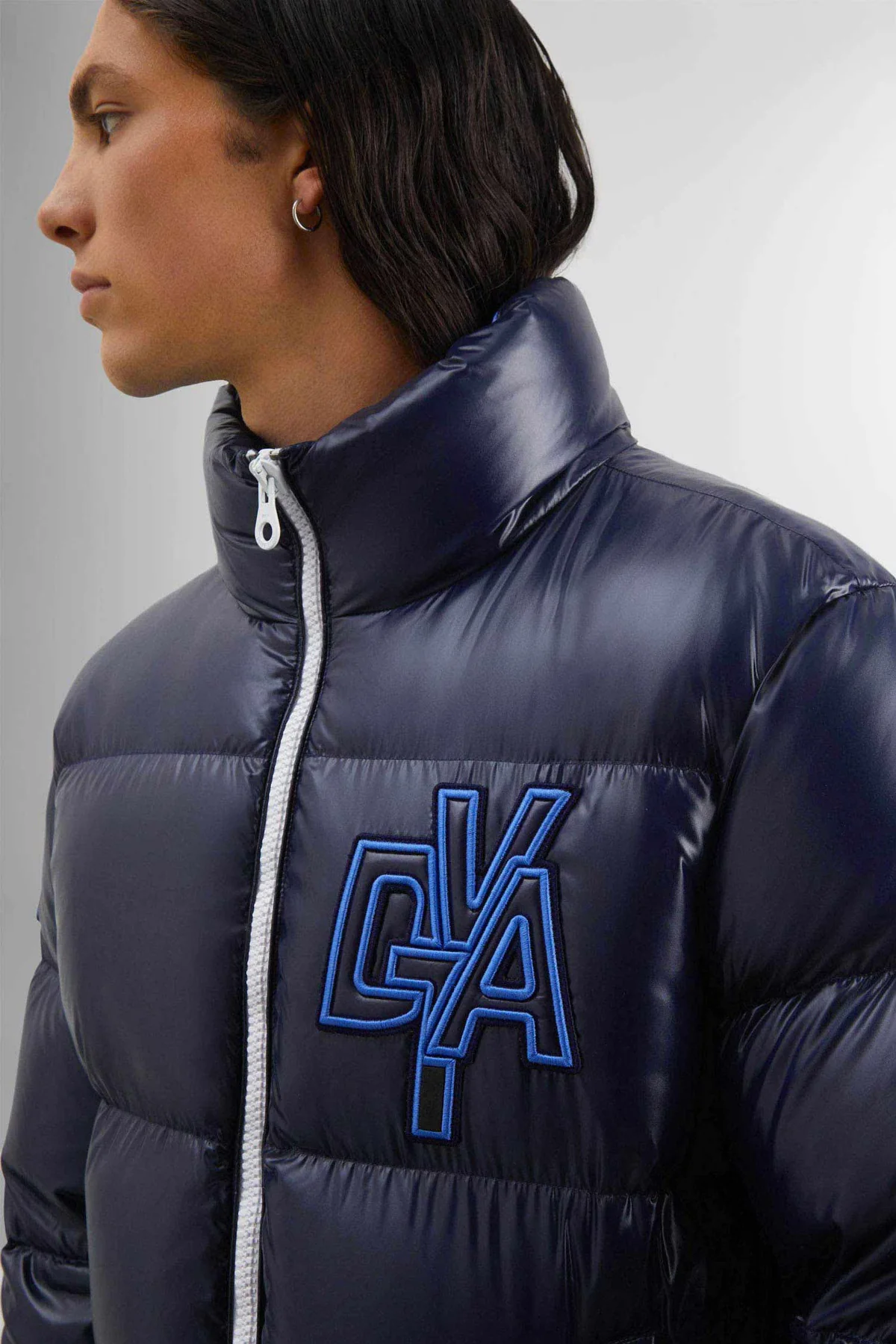 222-VUDJ08326K0001_NYS_5_1200x1800