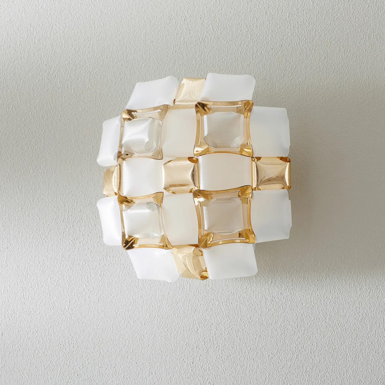 slamp-mida-wandlamp-32x32-cm-goud-wit (3)